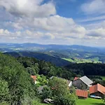 Апартаменты Traumblick Bayerischer Wald, Pool & Sauna, Getraenke, Klimaanlage Фрайунг