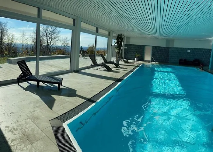 Traumblick Bayerischer Wald, Pool&sauna, Getränke, Klimaanlage Apartment *